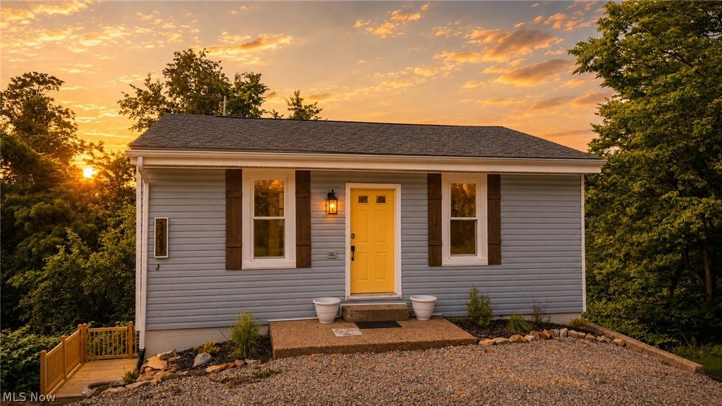 57087 Ferryview Road, Martins Ferry, OH 43935