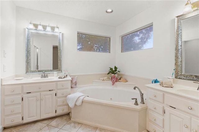6300 Hillcrest Oaks Drive, Mobile, AL 36693