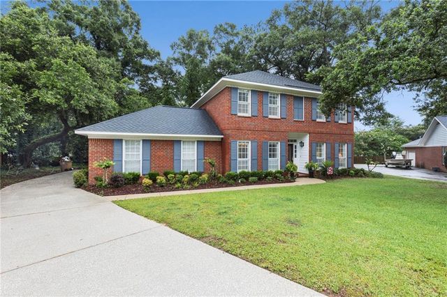 6300 Hillcrest Oaks Drive, Mobile, AL 36693