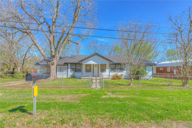 615 E 1st Street, Groveton, TX 75845