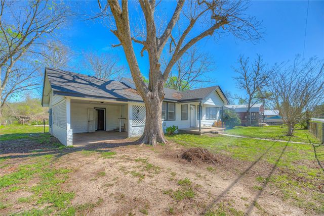 615 E 1st Street, Groveton, TX 75845