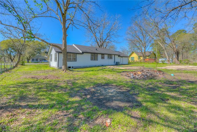 615 E 1st Street, Groveton, TX 75845