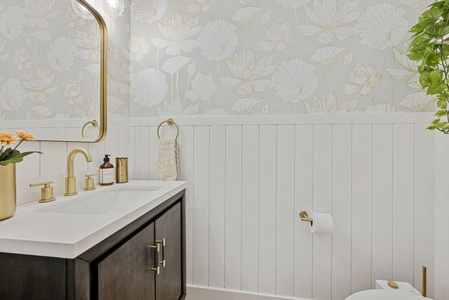 1605 Elmdale Avenue, Glenview, IL 60026