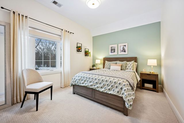 1605 Elmdale Avenue, Glenview, IL 60026