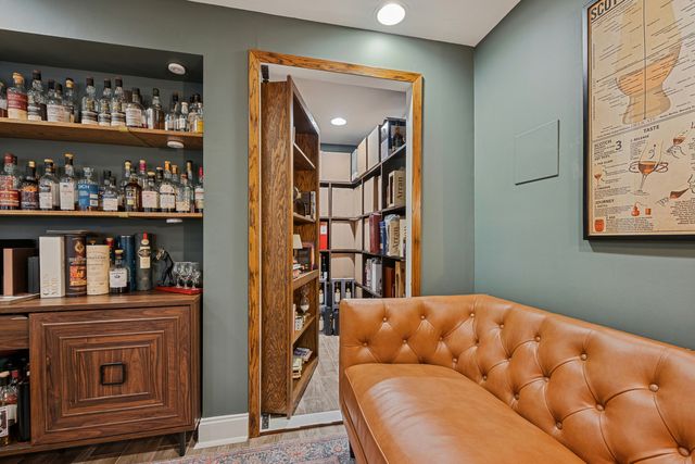 1605 Elmdale Avenue, Glenview, IL 60026