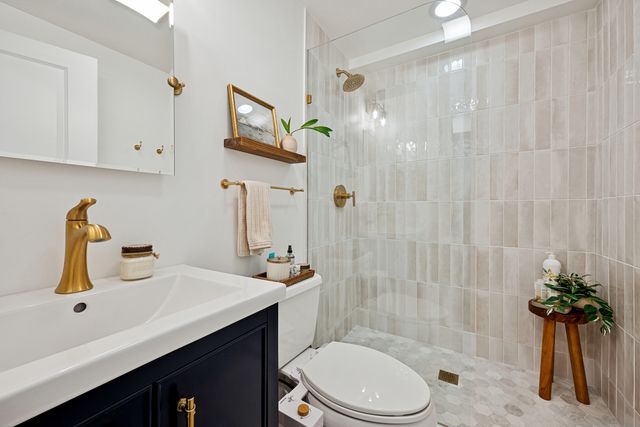 1605 Elmdale Avenue, Glenview, IL 60026