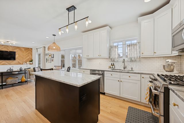 1605 Elmdale Avenue, Glenview, IL 60026