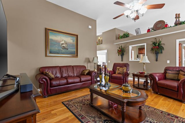 1315 Morlinty Ct, Columbia, TN 38401