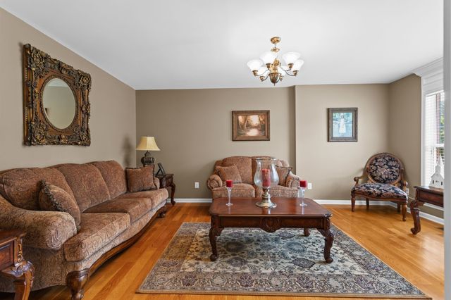 1315 Morlinty Ct, Columbia, TN 38401