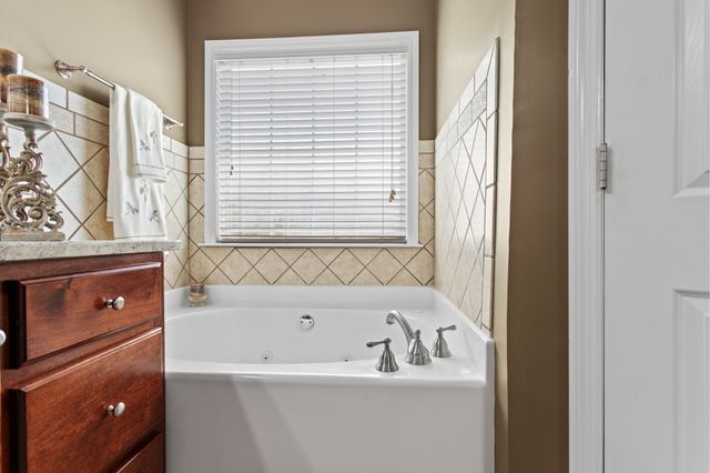 1315 Morlinty Ct, Columbia, TN 38401