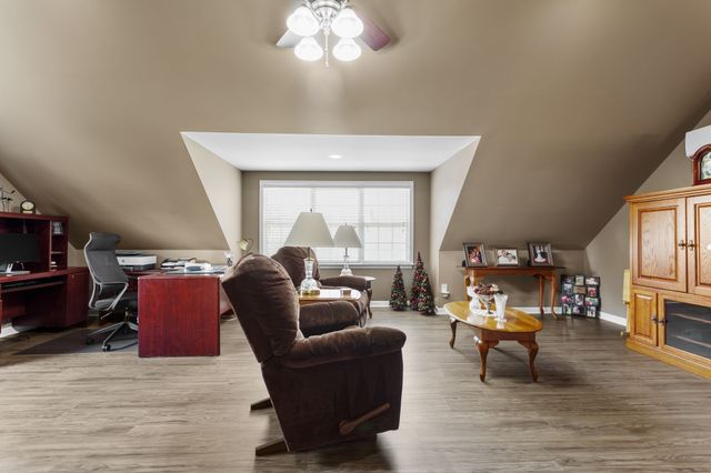 1315 Morlinty Ct, Columbia, TN 38401