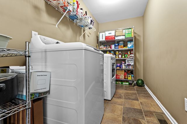 1315 Morlinty Ct, Columbia, TN 38401