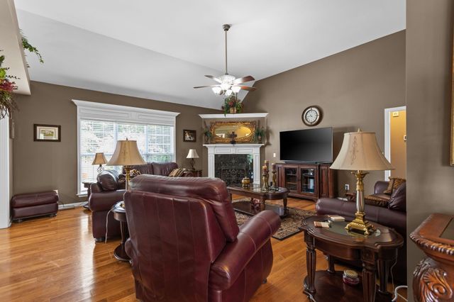 1315 Morlinty Ct, Columbia, TN 38401