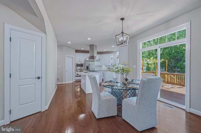 6804 DEAN DR, Mclean, VA 22101