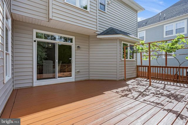6804 DEAN DR, Mclean, VA 22101