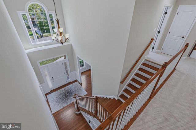 6804 DEAN DR, Mclean, VA 22101