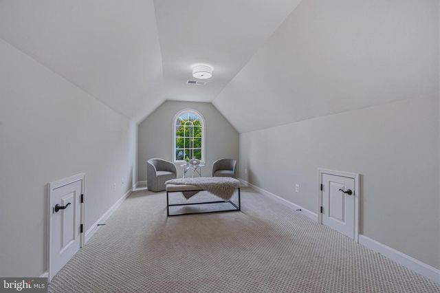 6804 DEAN DR, Mclean, VA 22101