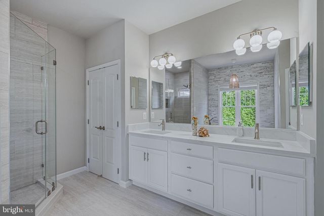 6804 DEAN DR, Mclean, VA 22101
