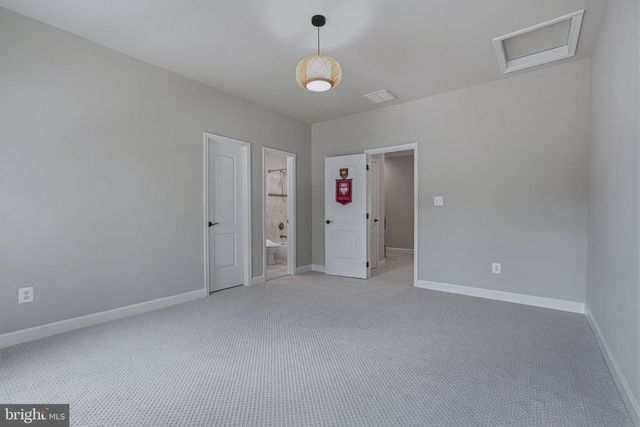6804 DEAN DR, Mclean, VA 22101
