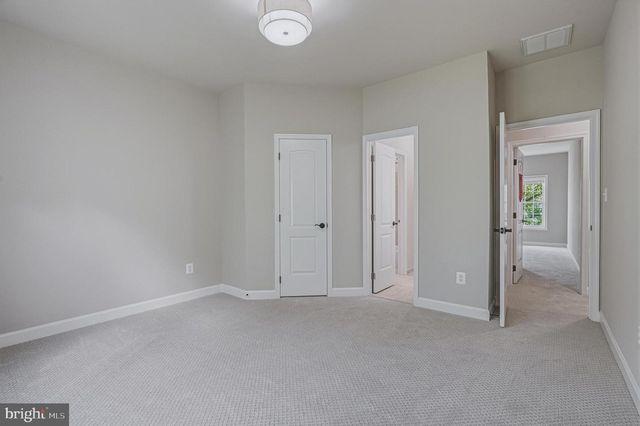 6804 DEAN DR, Mclean, VA 22101