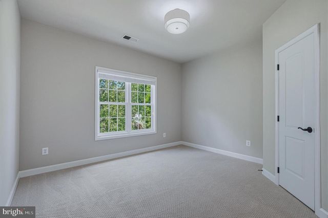 6804 DEAN DR, Mclean, VA 22101