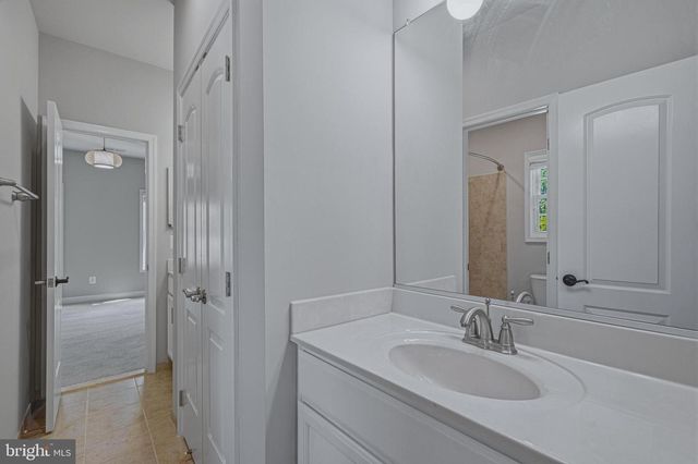 6804 DEAN DR, Mclean, VA 22101