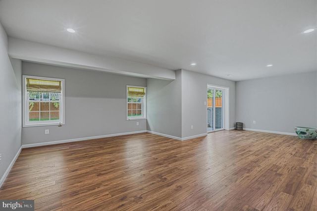 6804 DEAN DR, Mclean, VA 22101