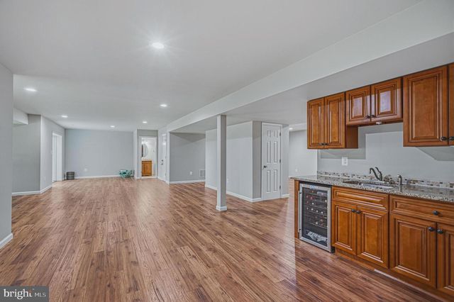 6804 DEAN DR, Mclean, VA 22101