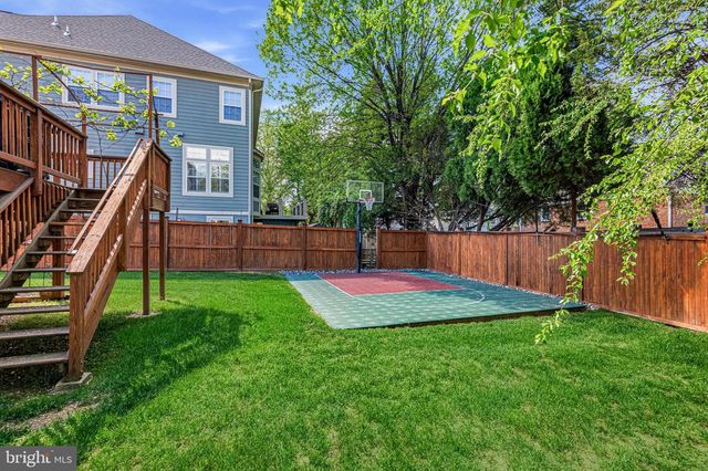 6804 DEAN DR, Mclean, VA 22101
