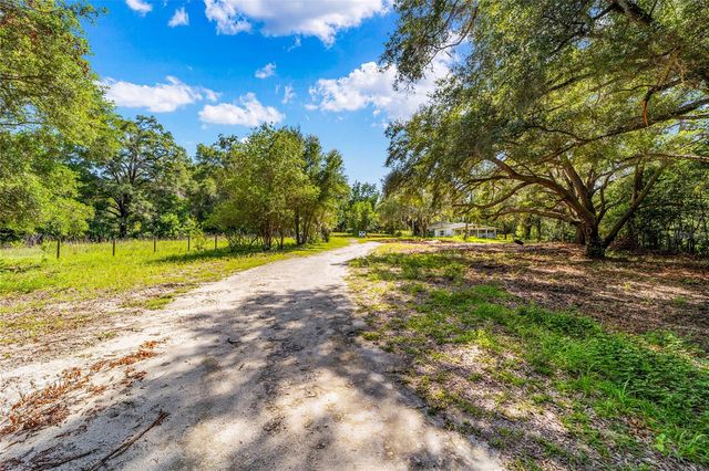 11768 N GATLEN AVENUE, Dunnellon, FL 34433