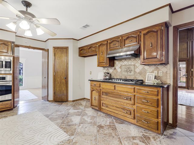 1512 Faringdon Drive, Plano, TX 75075