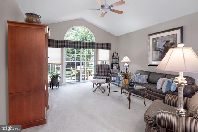 17 PENNINGTON CT, Delanco, NJ 08075