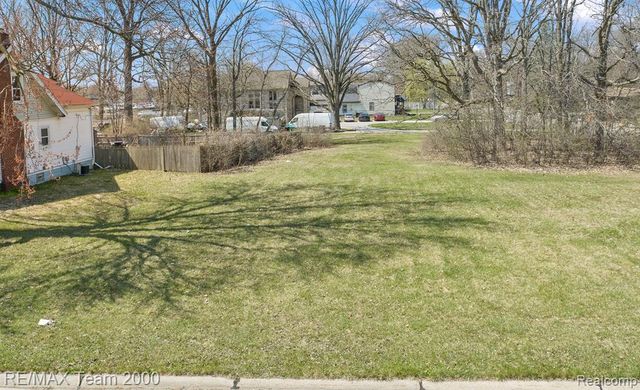 5689 Brandt Street, Garden City, MI 48135