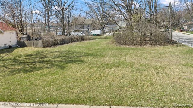 5689 Brandt Street, Garden City, MI 48135