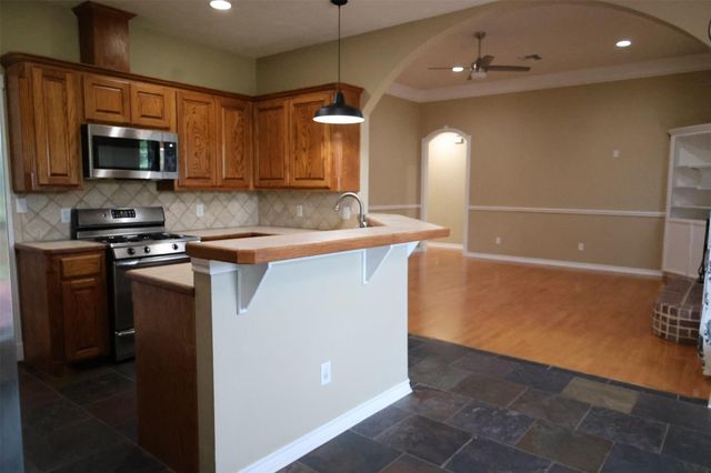 4414 Woodland Ridge Drive, College Station, TX 77845