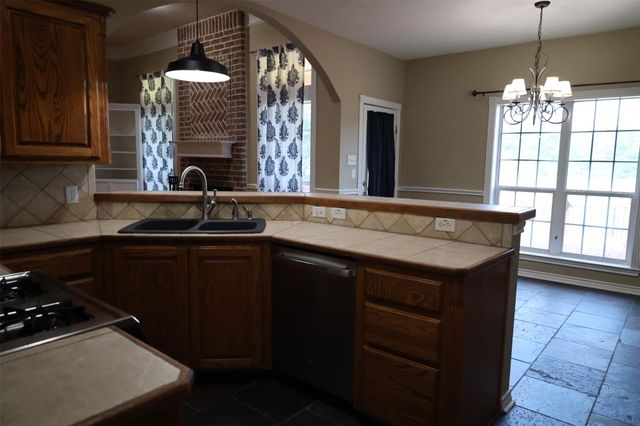 4414 Woodland Ridge Drive, College Station, TX 77845