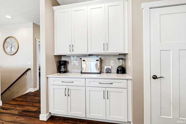 1237 Keady Court, South Bend, IN 46614