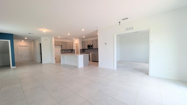 786 Worlington Lane, Fort Pierce, FL 34947