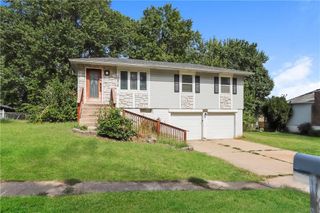 17816 Greentree Avenue, Independence, MO 64057
