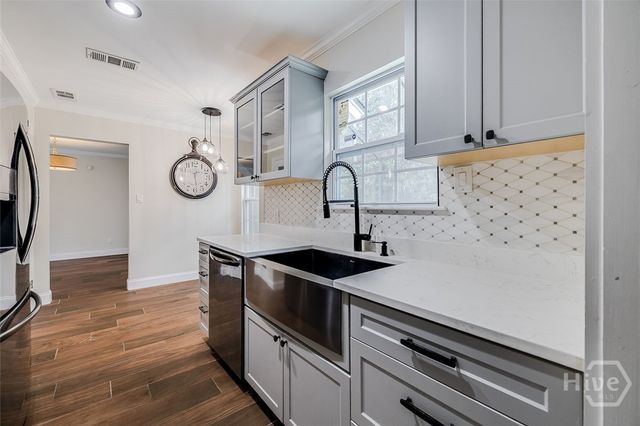 6 Jasmine Court, Savannah, GA 31406