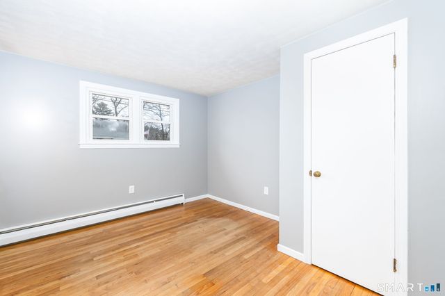 9 Glendale Road, Enfield, CT 06082