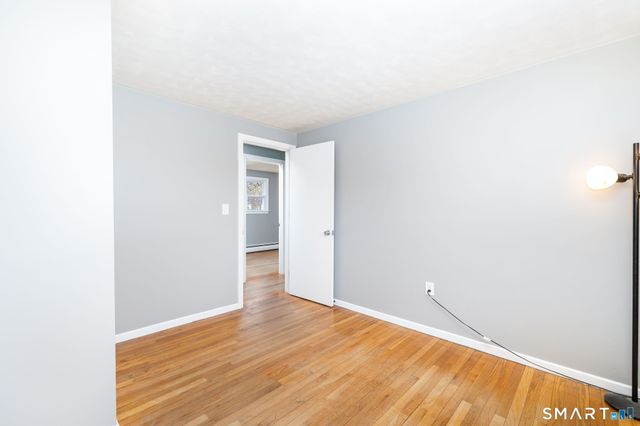 9 Glendale Road, Enfield, CT 06082