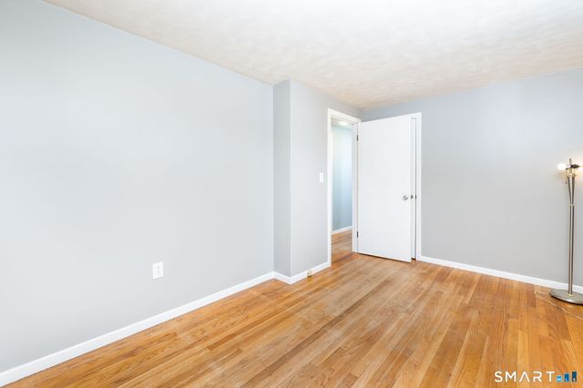 9 Glendale Road, Enfield, CT 06082