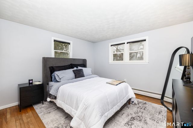 9 Glendale Road, Enfield, CT 06082