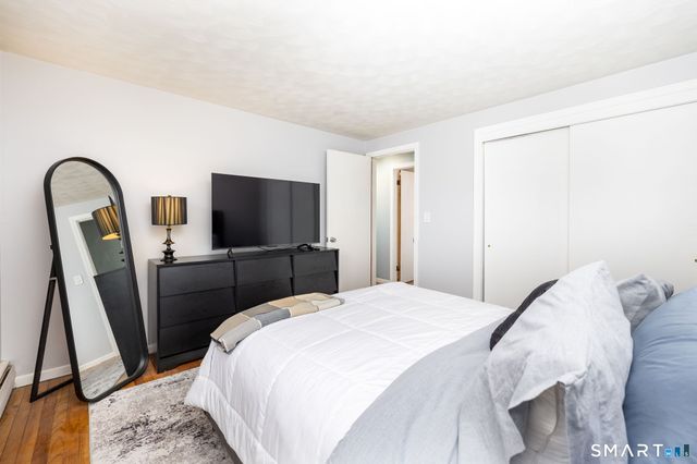 9 Glendale Road, Enfield, CT 06082