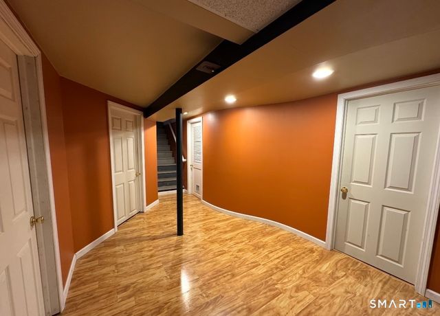 9 Glendale Road, Enfield, CT 06082