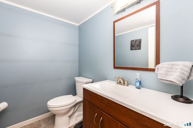 9 Glendale Road, Enfield, CT 06082