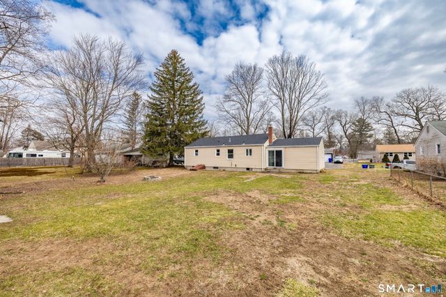 9 Glendale Road, Enfield, CT 06082