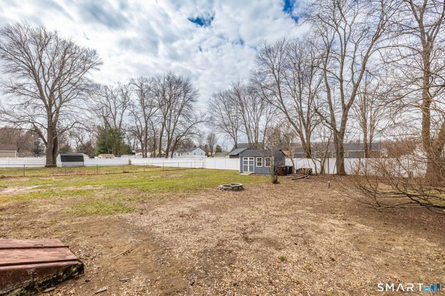 9 Glendale Road, Enfield, CT 06082