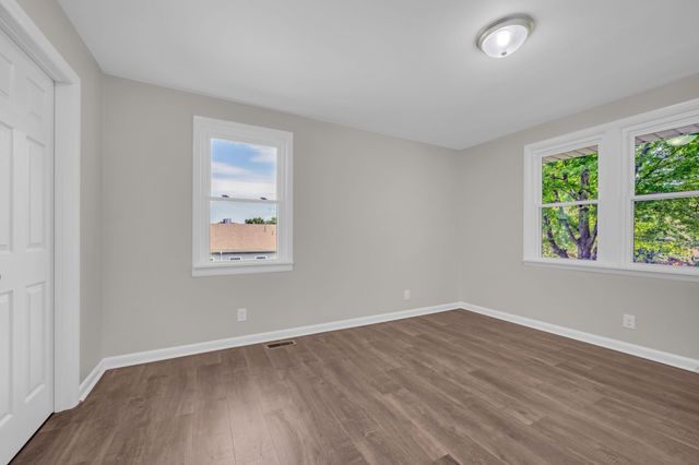 104 S Hummingbird Ln, S, Dickson, TN 37055